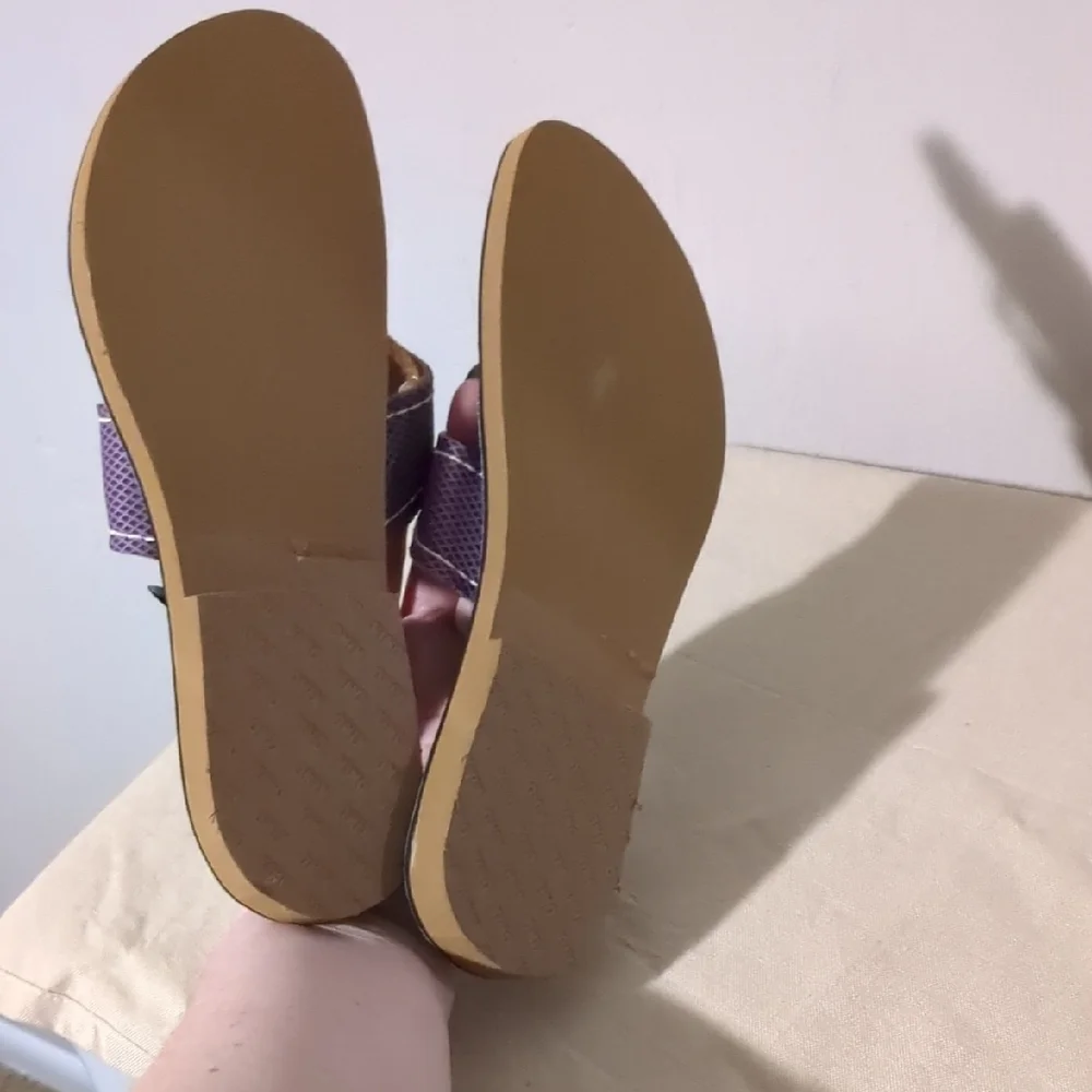 Kino Sandals Women’s Size 11 Purple Leather Flip Flop Thong Sandals Made in Key